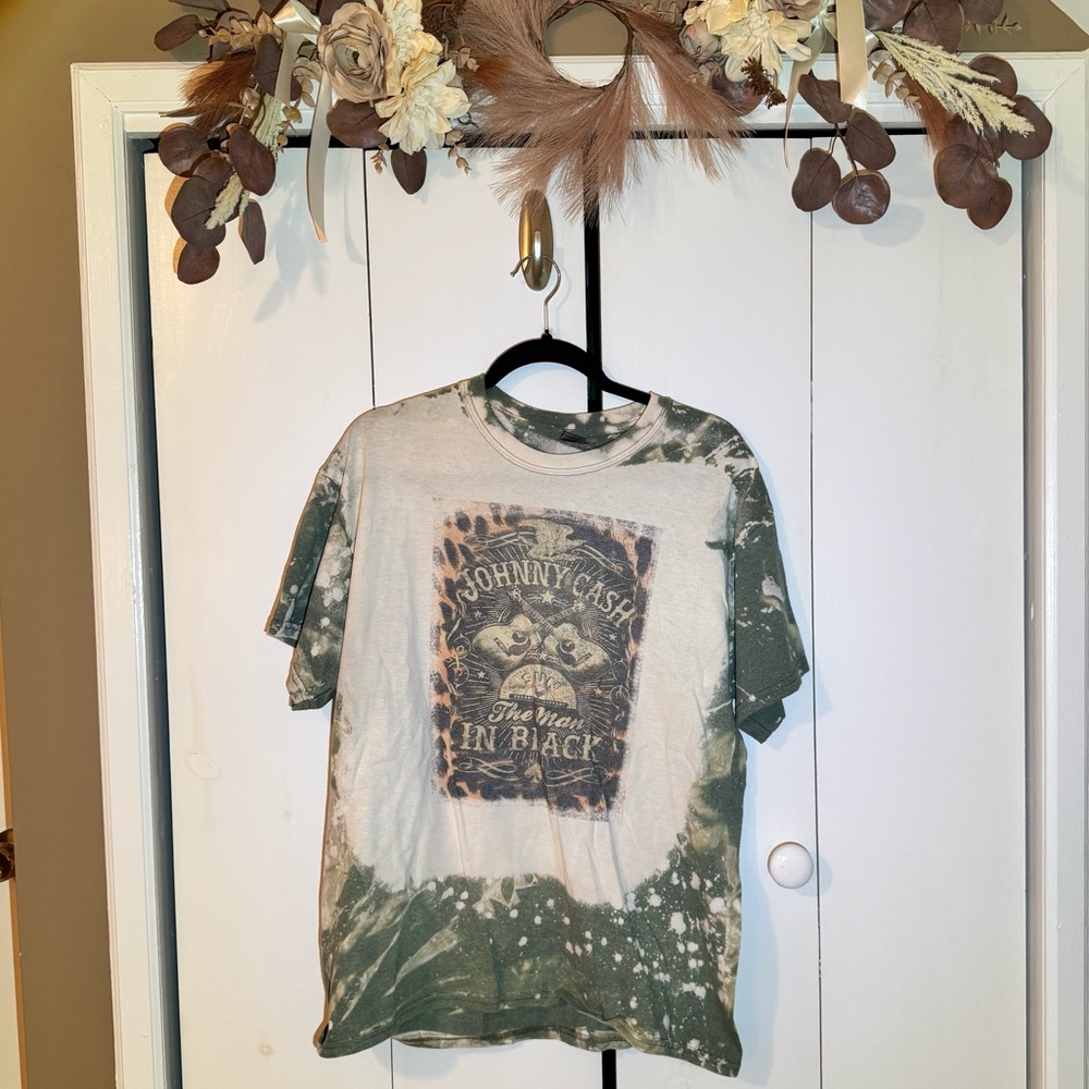 Green and White Graphic T-Shirt